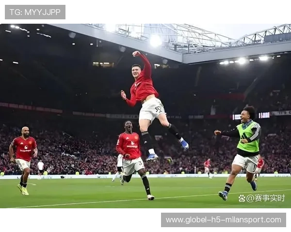 曼联外脚背弧线球破网成为当晚最佳镜头